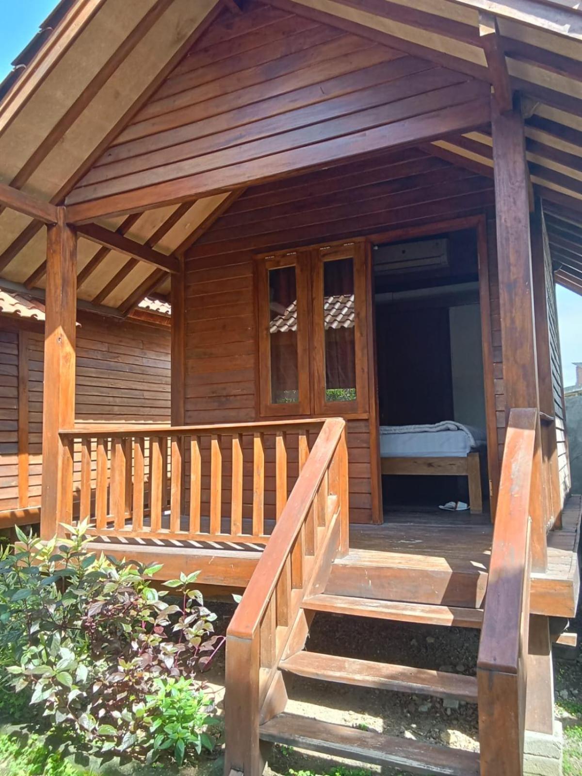 Mayeka Transit Hostel Bandara Internasional Lombok برايا المظهر الخارجي الصورة