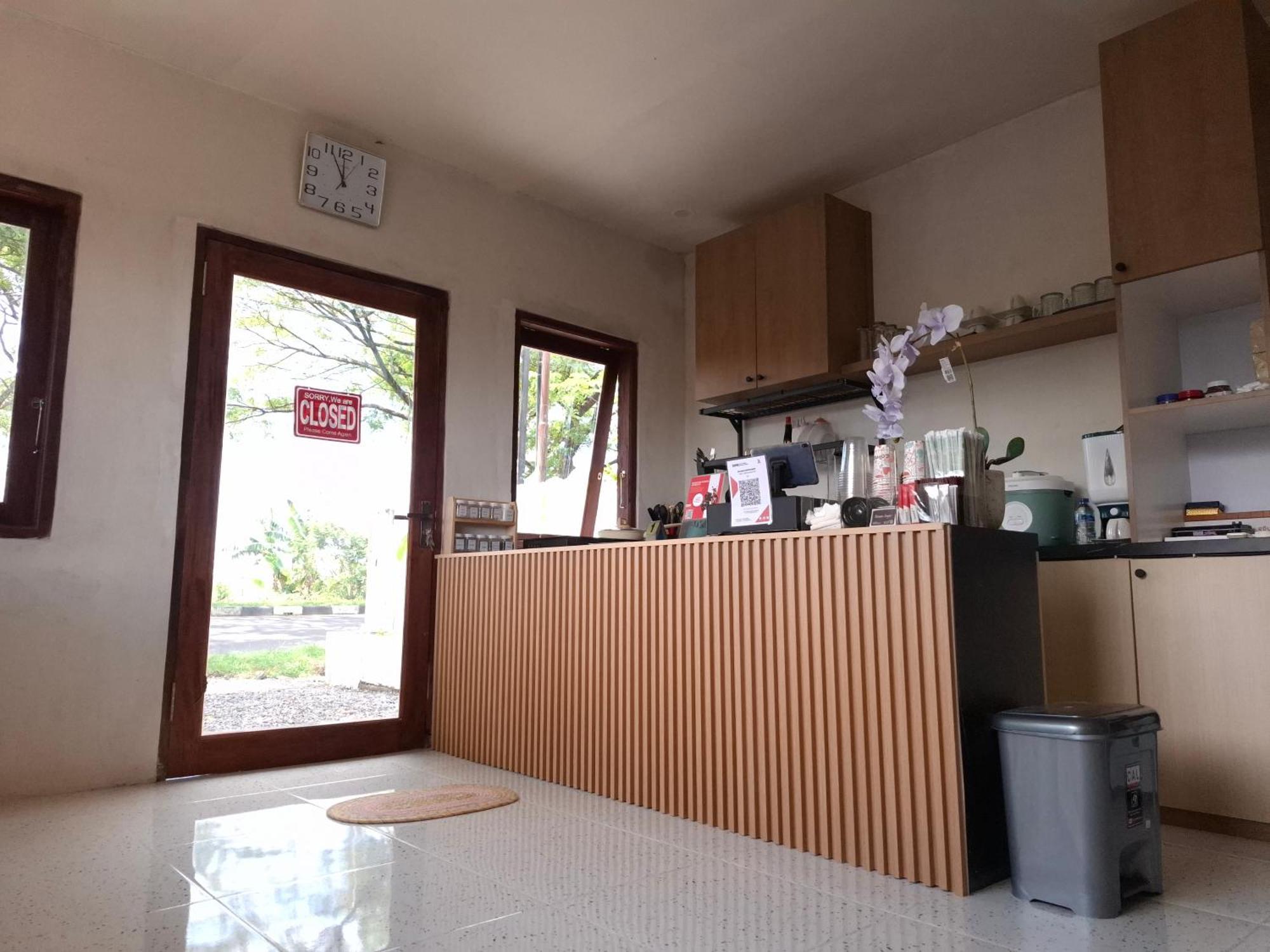 Mayeka Transit Hostel Bandara Internasional Lombok برايا المظهر الخارجي الصورة