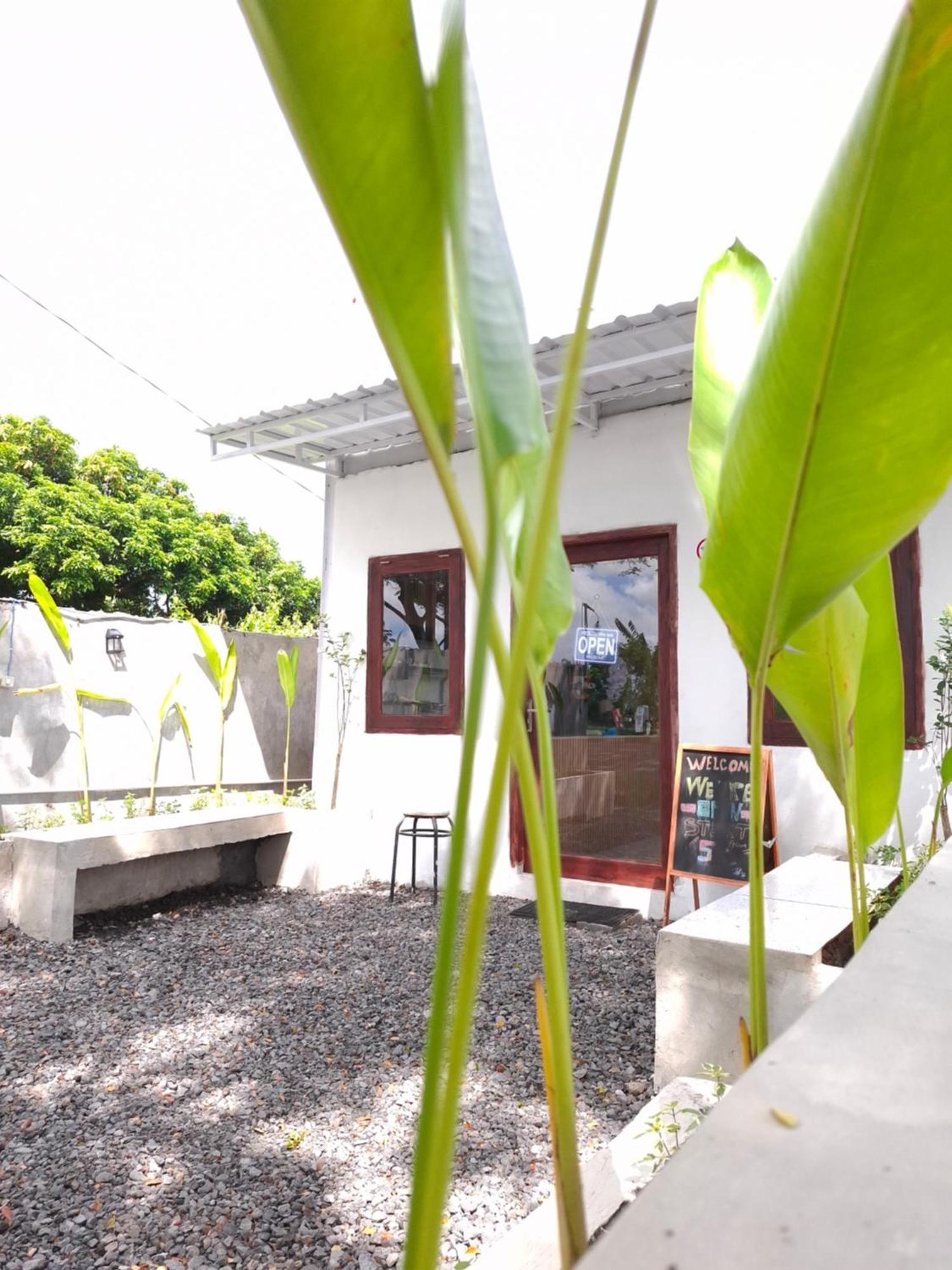 Mayeka Transit Hostel Bandara Internasional Lombok برايا المظهر الخارجي الصورة